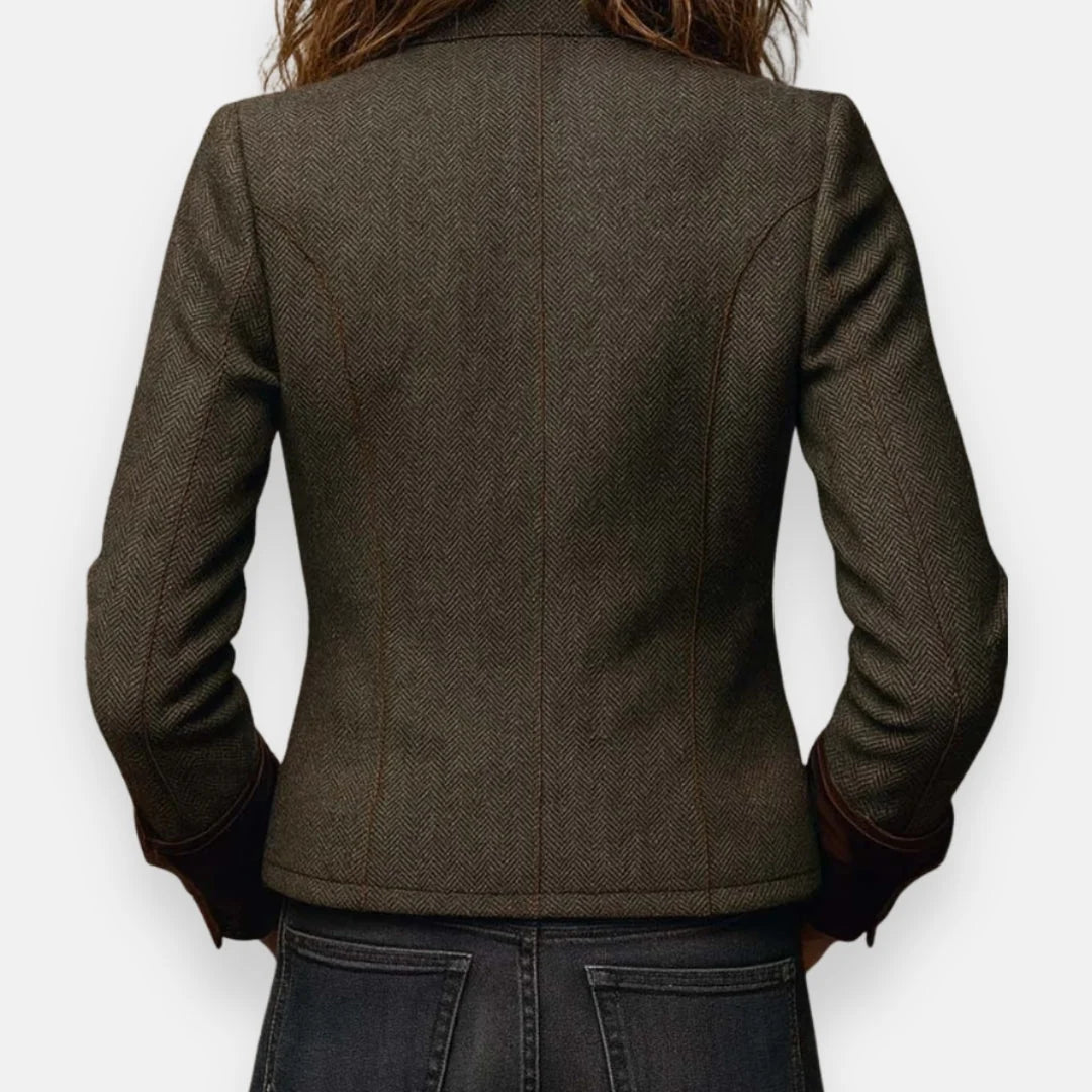 Tailored Herringbone Tweed Jacket with Structured Fit for Versatile Wear 3
